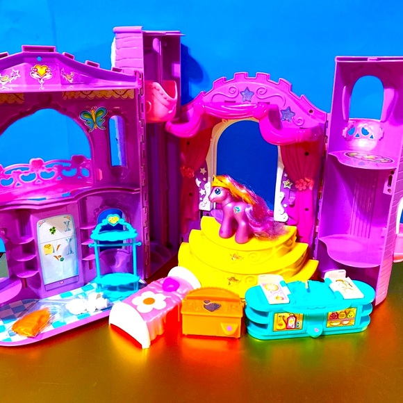 MY LITTLE PONY G3 2002 CELEBRATION CASTLE PLAYS MUSIC & LIGHTS UP EXCLUS… - Picture 5 of 16